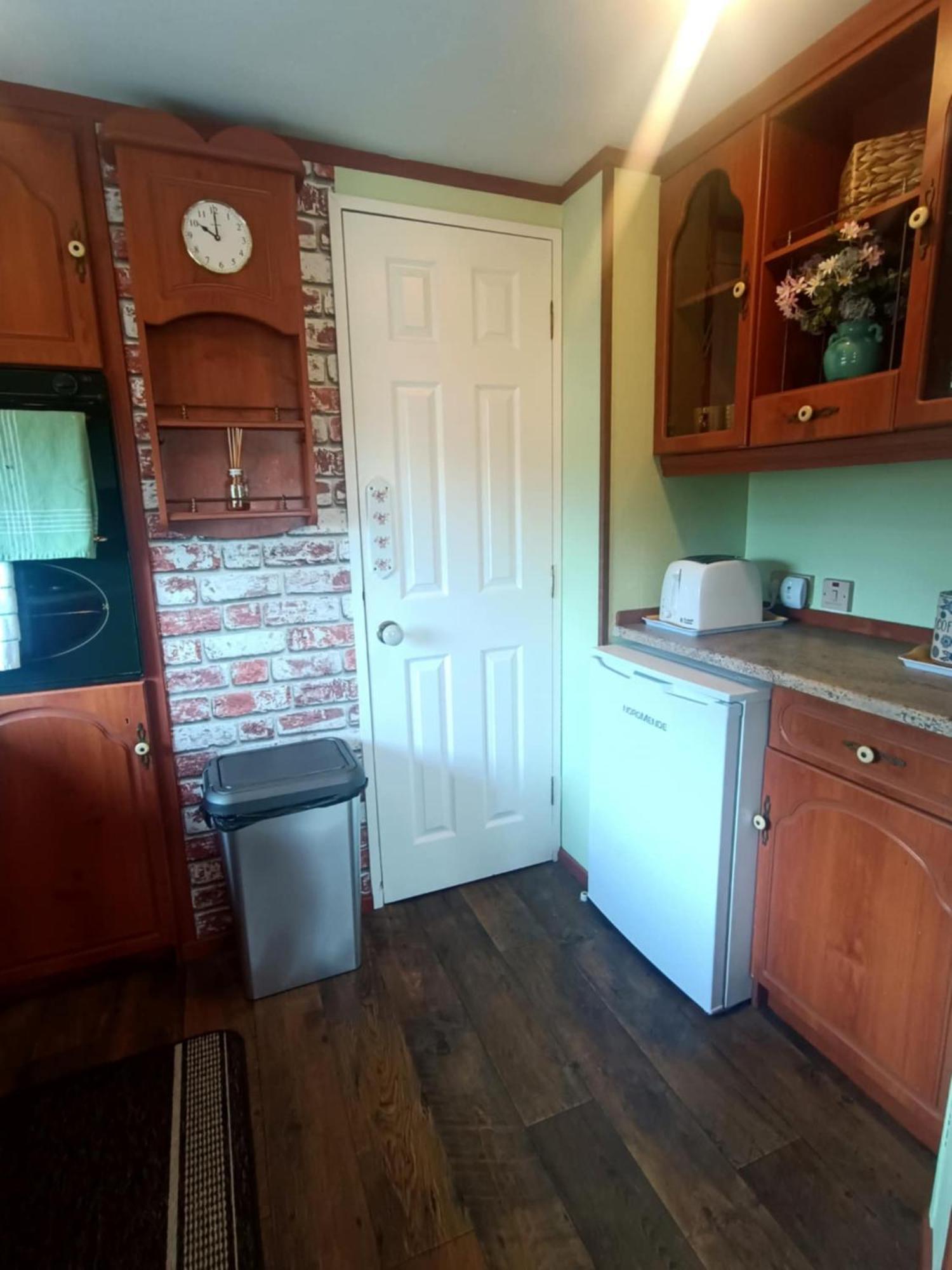 Mount Bolton Mobile Home Portlaw ภายนอก รูปภาพ